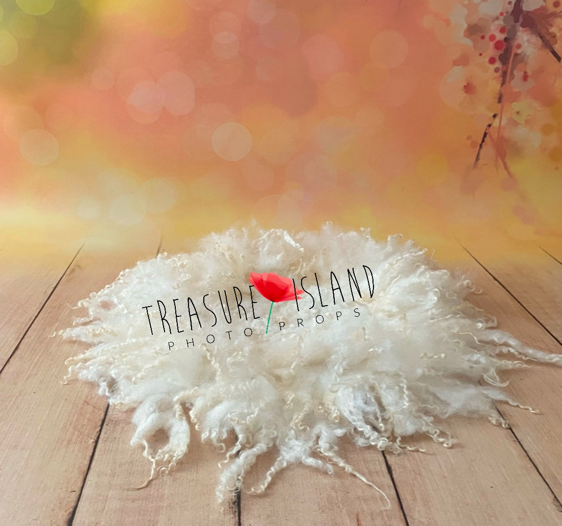Curly Blanket – Natural White - Photo Props