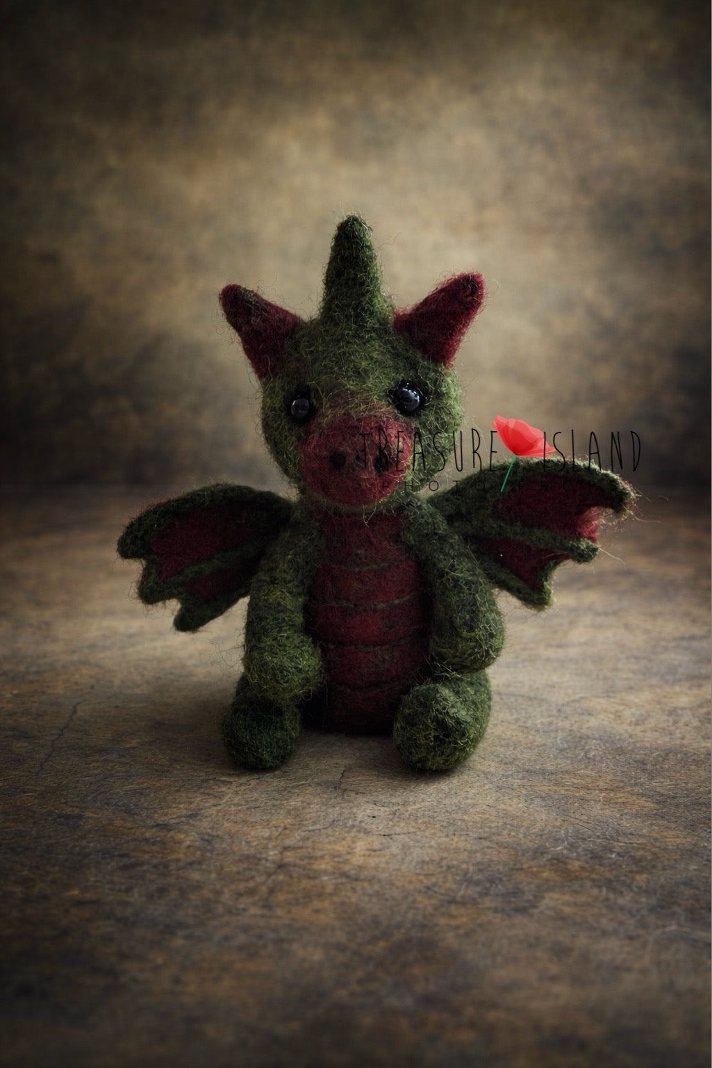 Small handmade felt dragon newborn photography prop, wool fantasy baby dragon toy for newborn photo session styling
