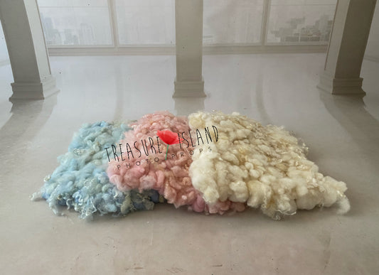 CURLY WOVEN BLANKETS
