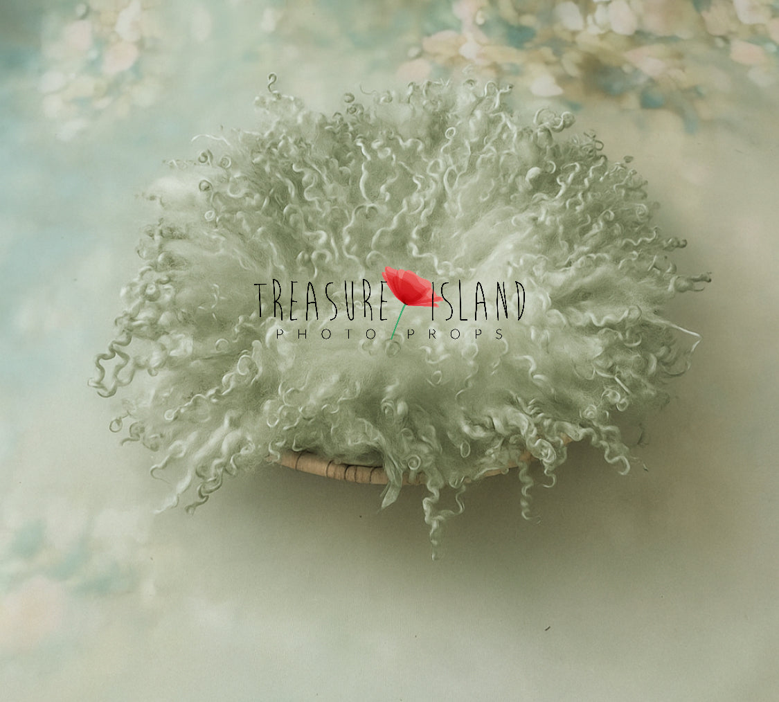 Felted CURLY blanket SAGE Colour - Photo Props