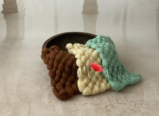 Fluffy Marshmallow Blanket – Woolen Weave Classic Woven Blanket