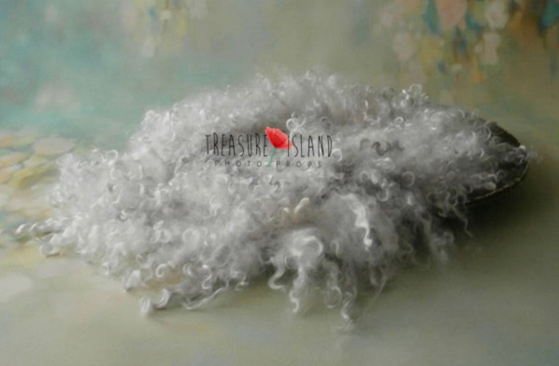 Curly Blanket – Soft & Plush Felted Wool for Newborn & Sitter Sessions