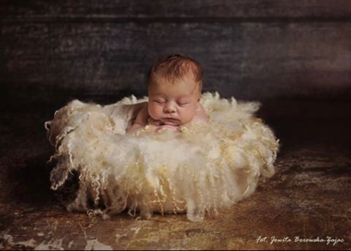 Curly Blanket – Natural White - Photo Props