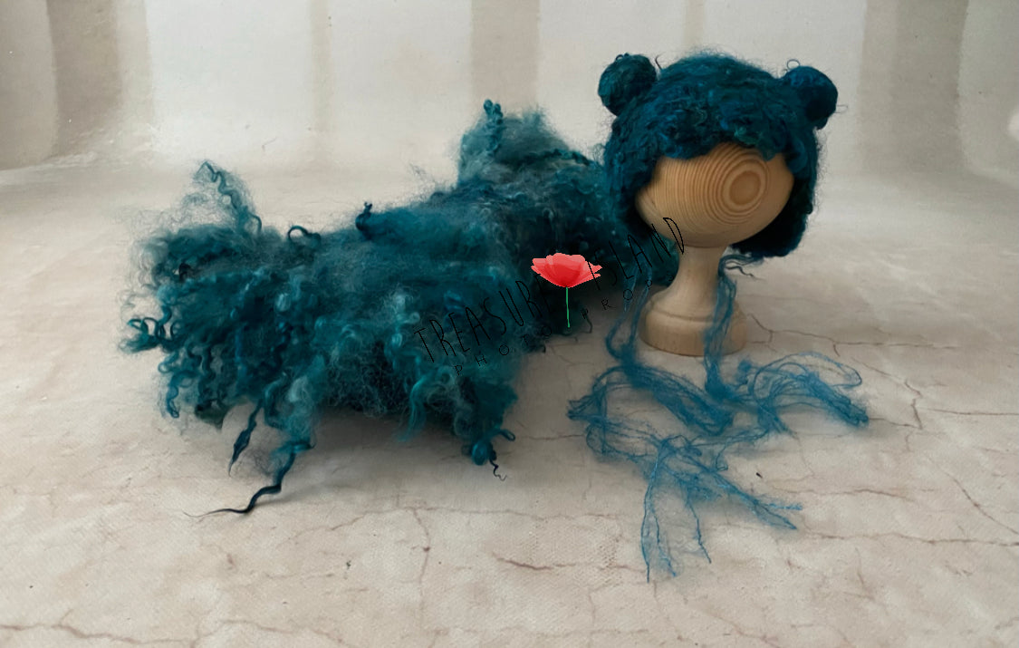 Hand-Felted Curly Wool Set - Curly Blanket & Bonnet with Pom Poms - Newborn Photography