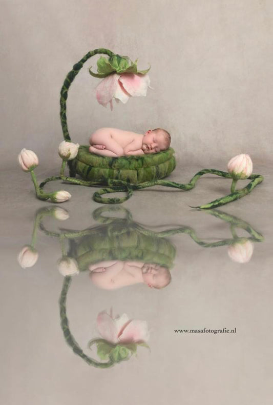 Thumbelina – Unique Floral Newborn Photo Prop - MODEL 1