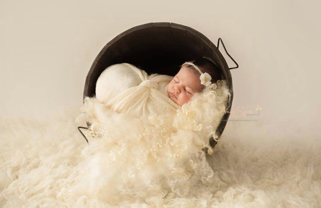 Curly Blanket – Natural White - Photo Props
