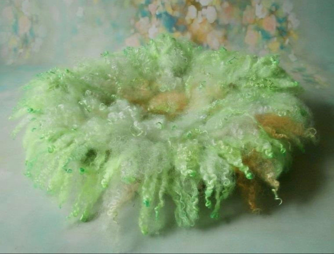 CURLY Apple green with olive colour ✨6 sizes✨