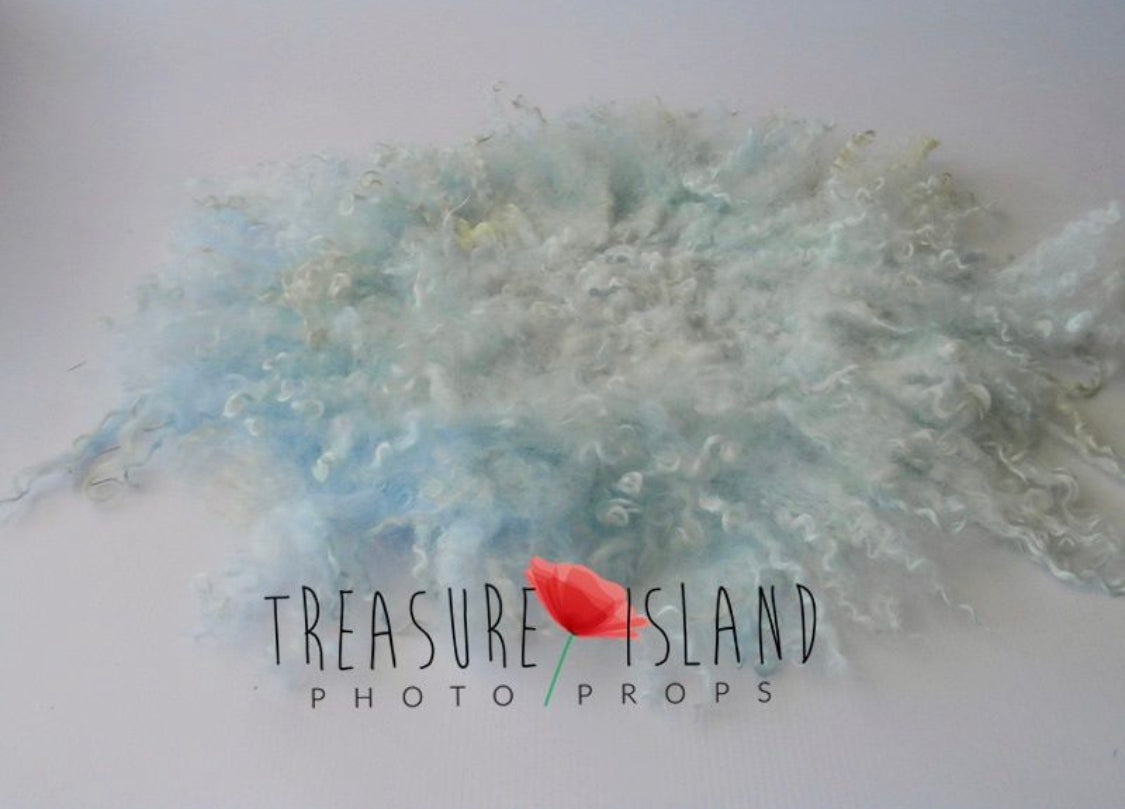 Felted CURLY blanket Aqua colour  - Photo Props