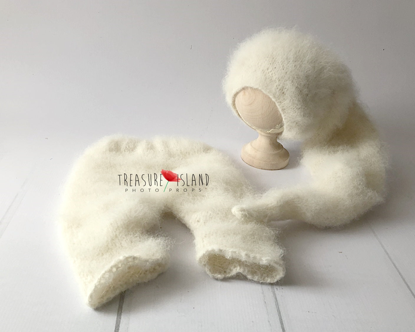 Extra Fluffy Knitted Set – Long Pixie Hat & Pants – NB Size