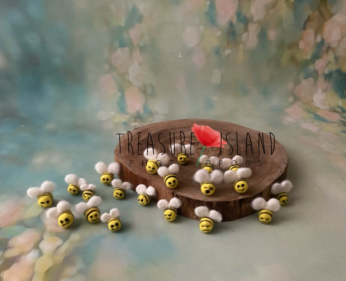MINI Felted  BEES - SET - Photo Props