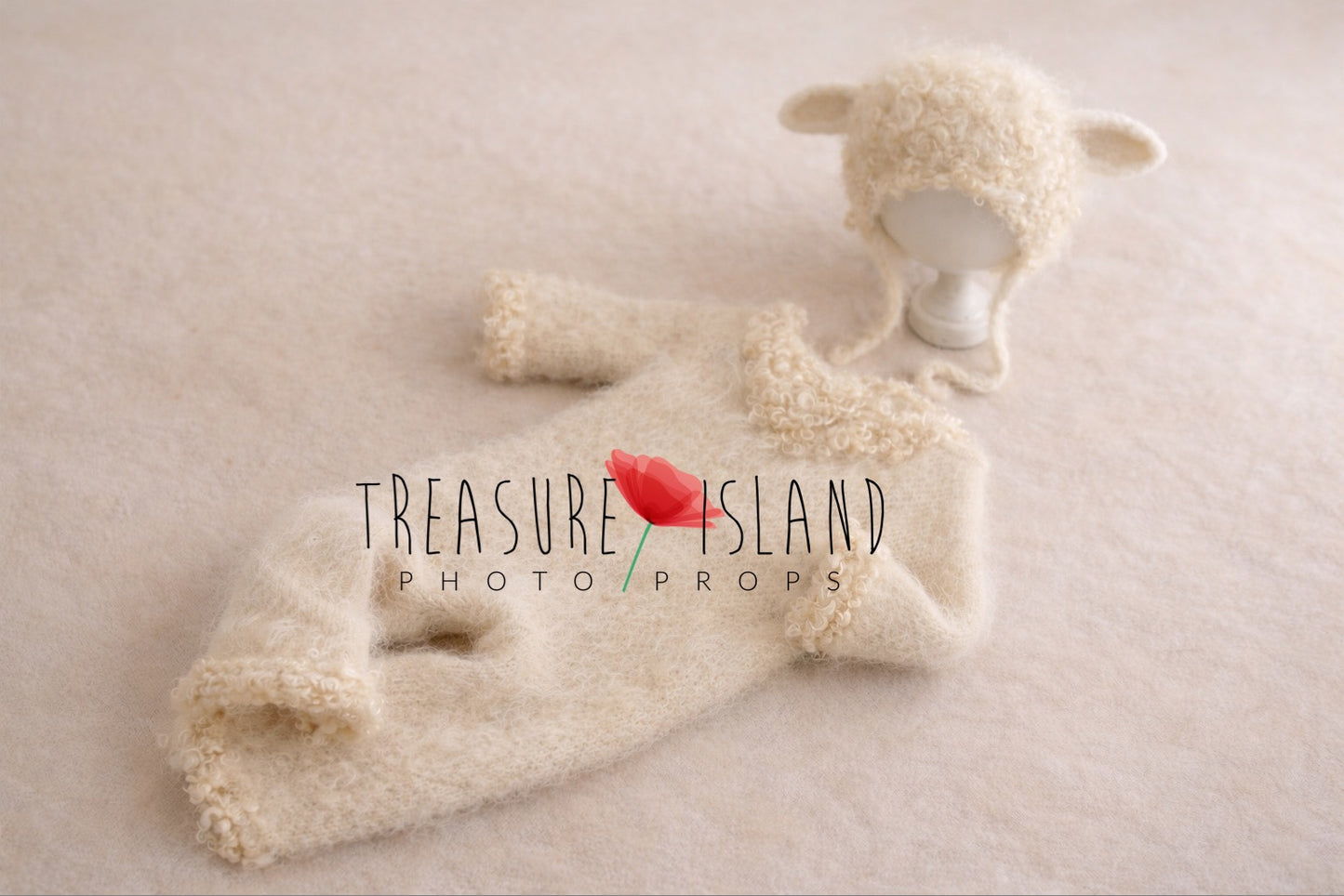 Luxury Curly Lamb Newborn Romper and Bonnet Set – Hand Knit Wool Baby Photography Outfit