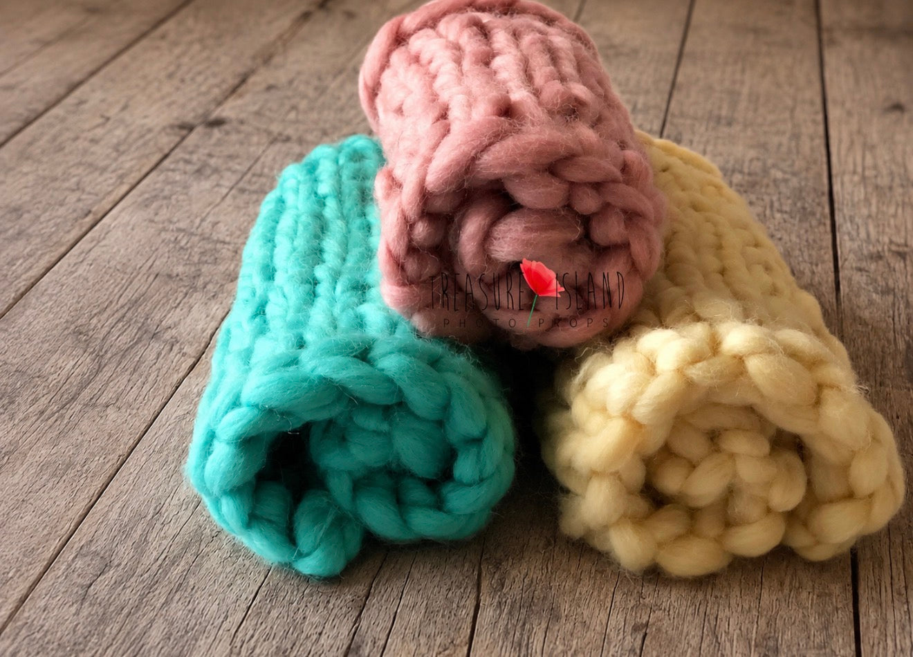 CHUNKY KNIT BLANKETS