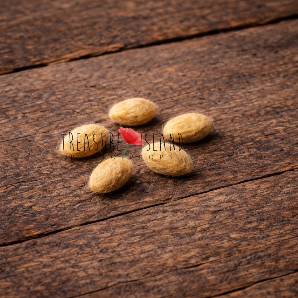 Meadow Harvest Miniatures – Hand-Felted Field Mouse Photography Set