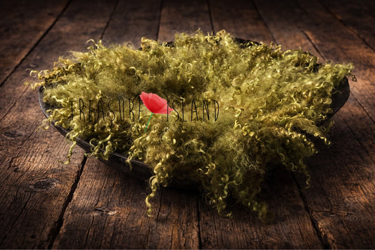 Handmade OLIVE Natural CURLY wool blanket - photo props