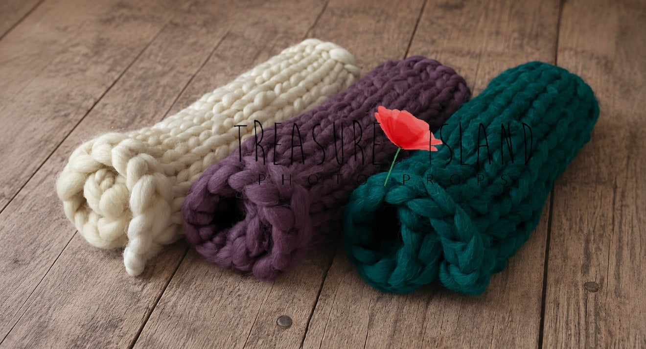 CHUNKY KNIT BLANKETS