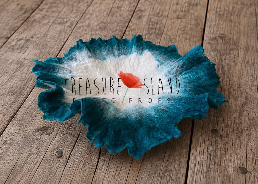 Felted Petal Nest Blanket - Newborn photo  props