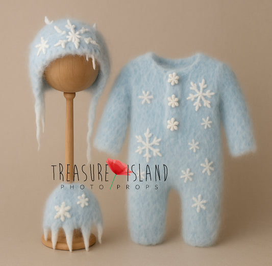 Ice Land Collection – Knitted Set (Romper, Hat & Ice Decoration)