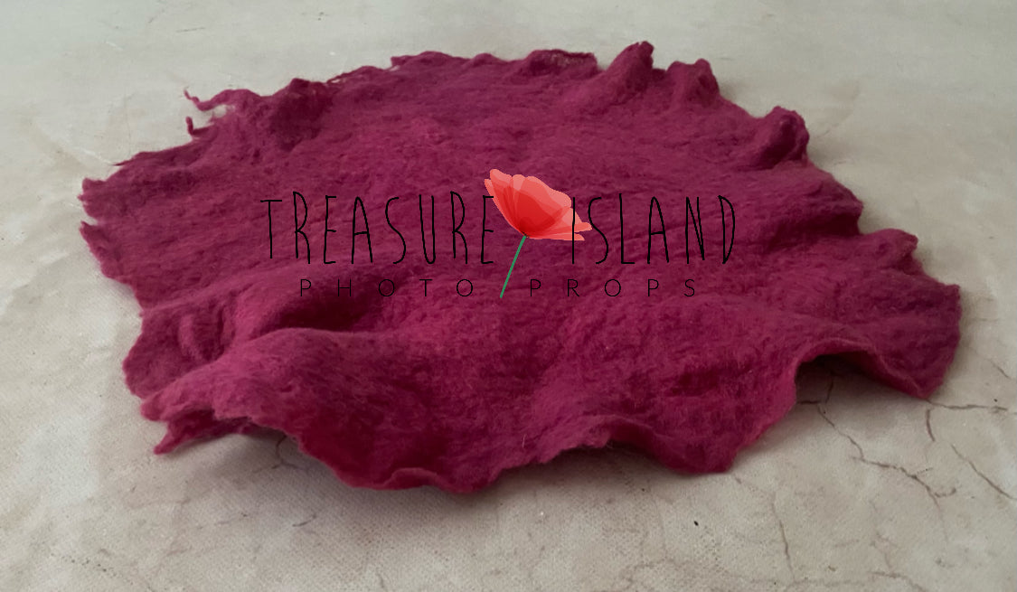 IRREGULAR FELTED MERINO BLANKET EXTRA THIN - TOP OF THE TOP - 50x50 cm - 74 colours to choose from