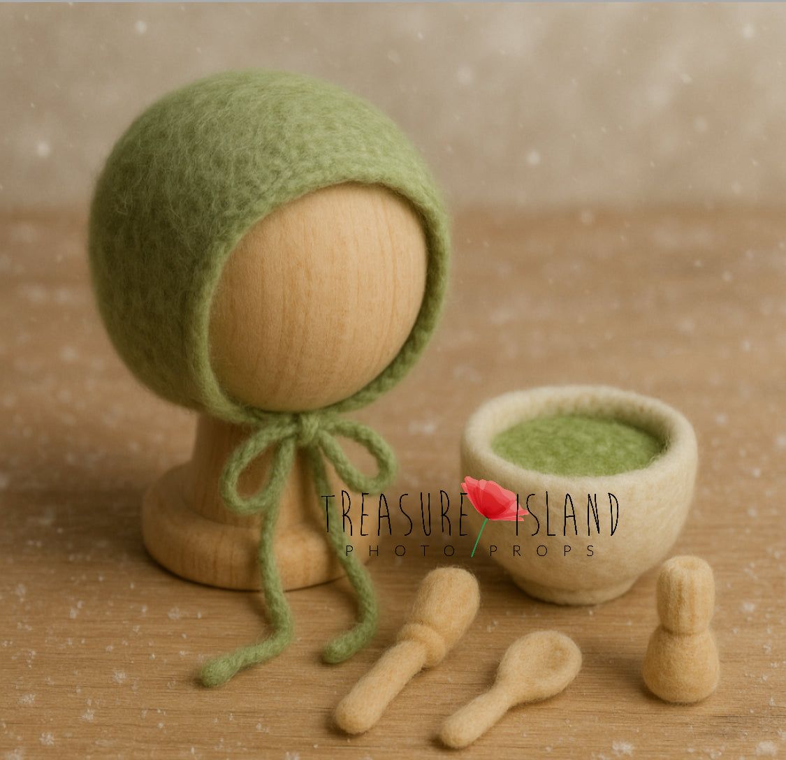 Matcha & Snow – 抹茶と雪 – Felted Bonnet & Tea Bowl Set