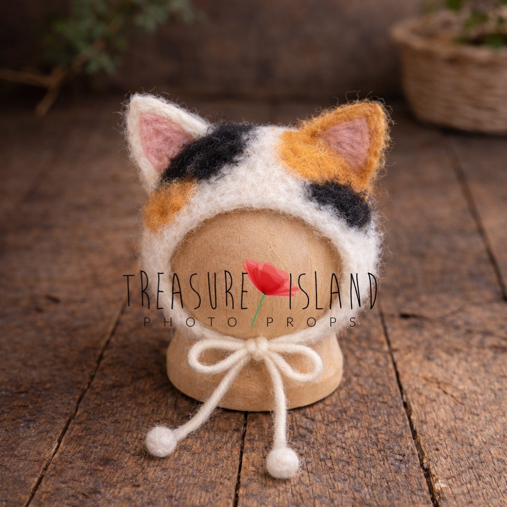 Tricolor Whiskers – Hand-Felted Kitten Bonnet & Companion Set
