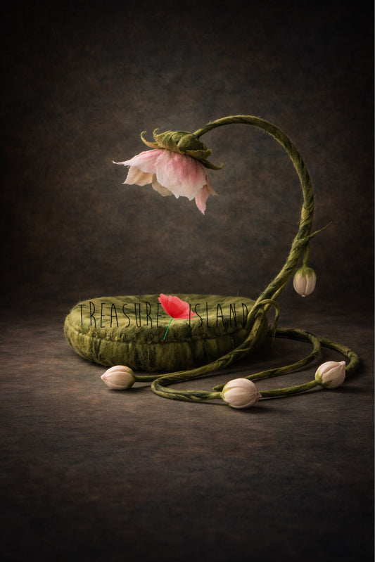 Thumbelina – Unique Floral Newborn Photo Prop - MODEL 1
