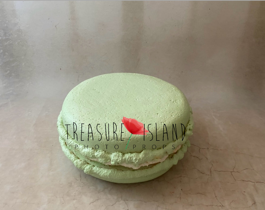 Giant mint styrofoam macaron prop for Cake Smash photography in 40 cm diameter