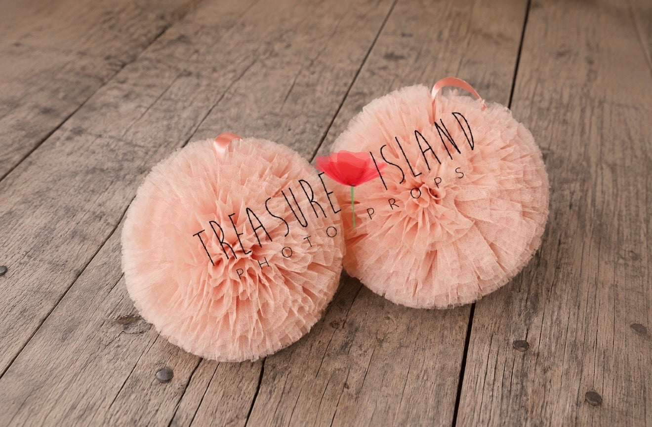 Tulle pom poms  for photography setups