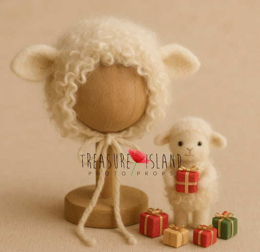 Christmas lamb photography set with wool bonnet, felted lamb and miniature Christmas gifts