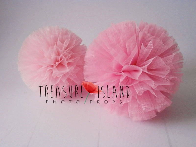 Candy Pink tulle pom poms for Cake Smash and birthday photography