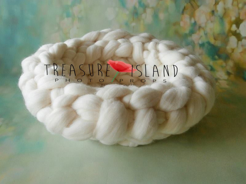 Chunky wool newborn photography nest in natural white hand knitted from thick wool