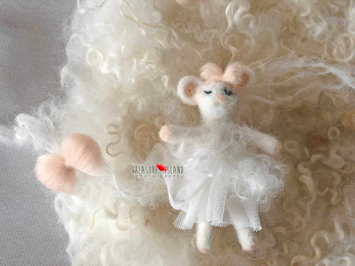 BALLERINA MOUSE SET   felt animals felt animal NEEDLE animal NEEDLE animals ( felted mouse, curly blanket, Bow )