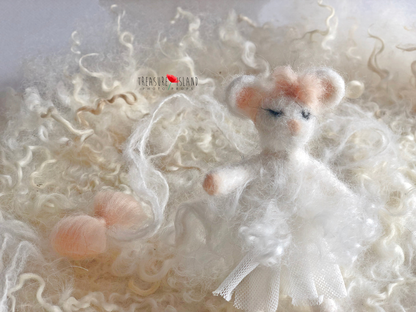 BALLERINA MOUSE SET   felt animals felt animal NEEDLE animal NEEDLE animals ( felted mouse, curly blanket, Bow )