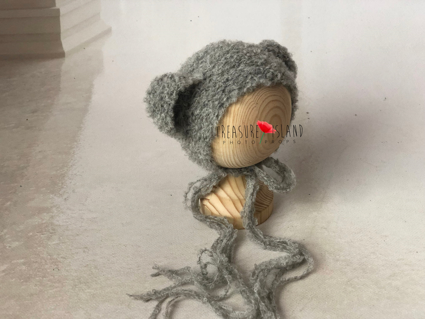 KNITTED BOUCKLE BEAR BONNET