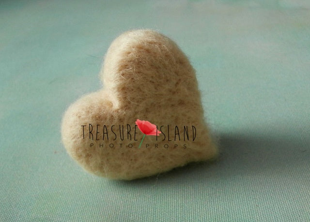 FELTED HEART - classic woolen