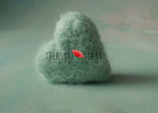 FELTED HEART - classic woolen