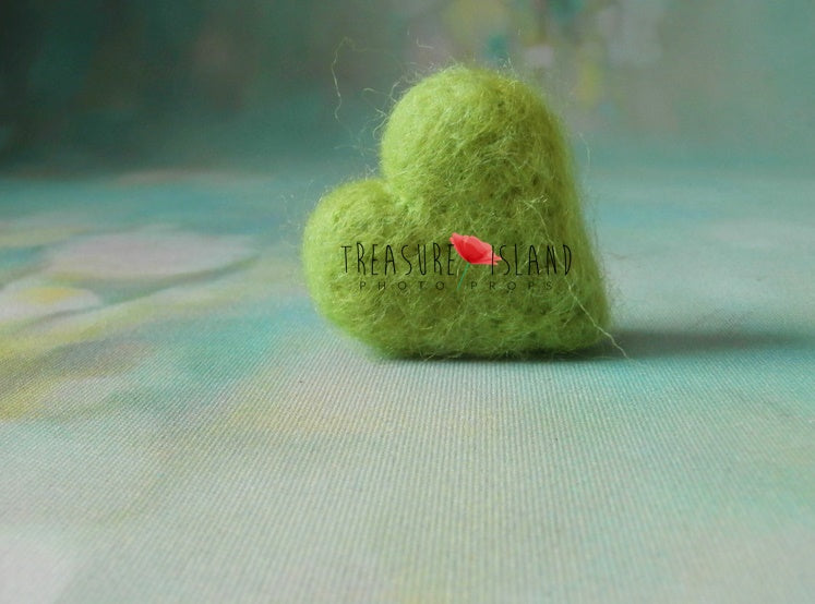 FELTED HEART - classic woolen