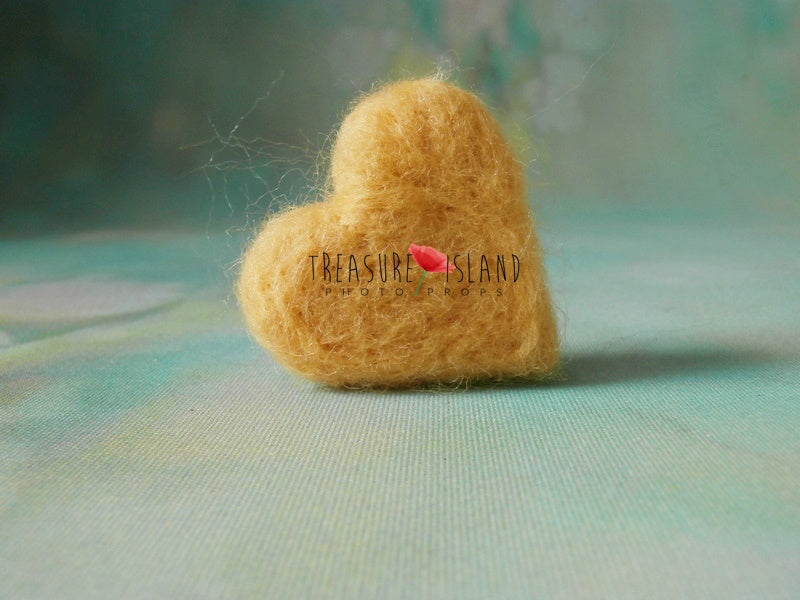 FELTED HEART - classic woolen