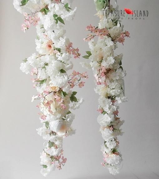 FLOWER GARLAND MODEL 5 - SEASONAL PROPS