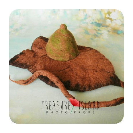 FELTED GUMNUT COCCOON