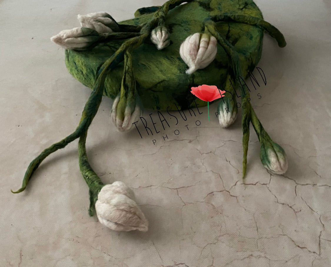 Thumbelina posing nest with coordinating handmade flower vine detail