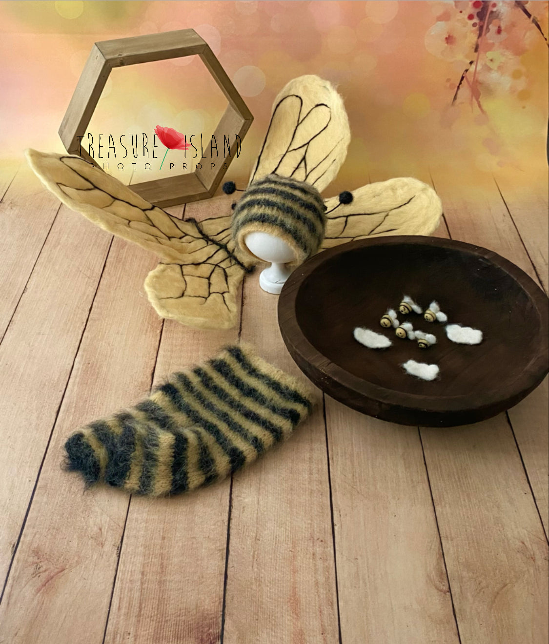 🐝BEE SET 🐝 WINGS, outfit, bees, clouds, bowl, a slice of wood 🐝