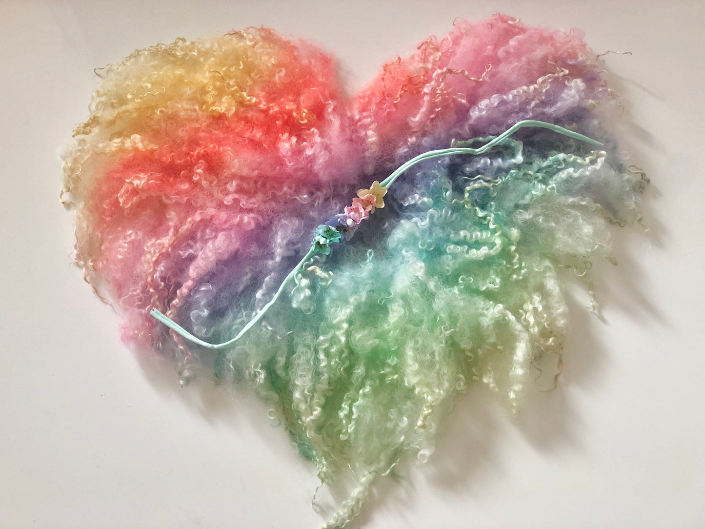 CURLY RAINBOW HEART - exclusive blanket with curls