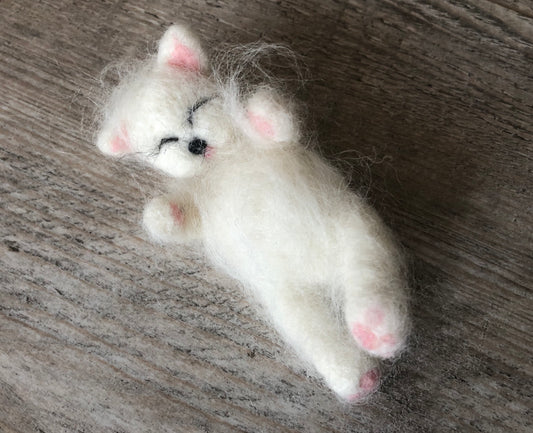 Felted CAT model 1 felt animals felt animal NEEDLE animal NEEDLE animals