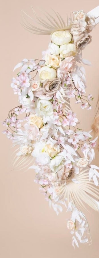 FLOWER GARLAND in white, vanilla, light pink and cocoa gray model