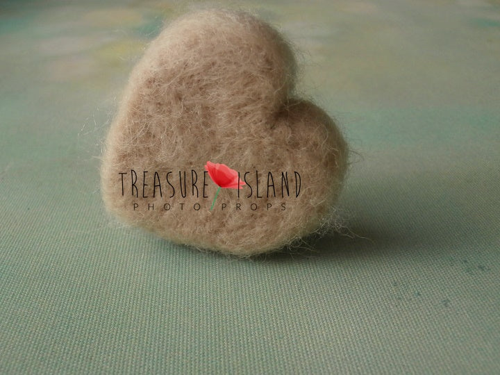 FELTED HEART - classic woolen