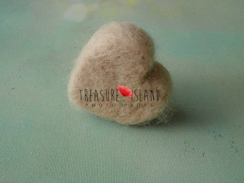 FELTED HEART - classic woolen