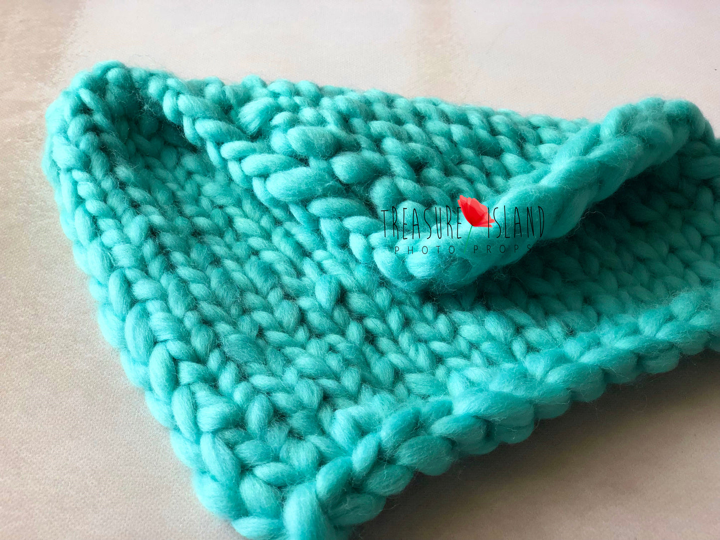 CHUNKY KNIT BLANKETS