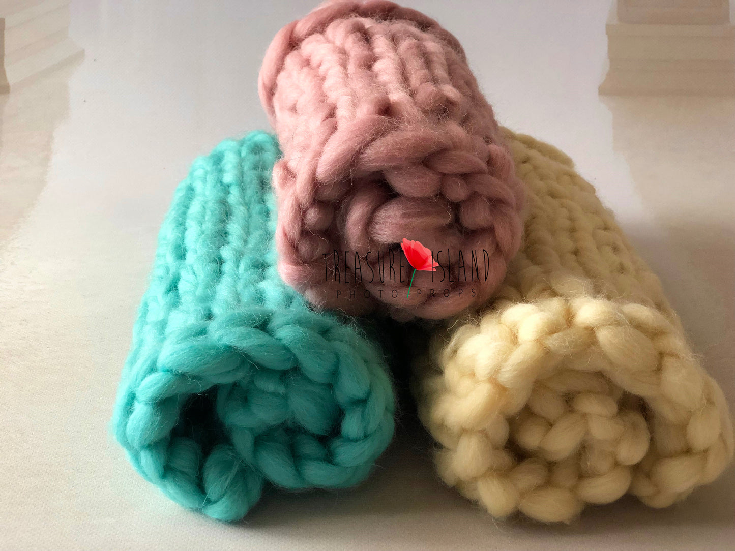 CHUNKY KNIT BLANKETS