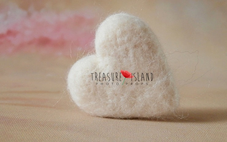 FELTED HEART - classic woolen