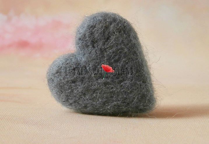 FELTED HEART - classic woolen